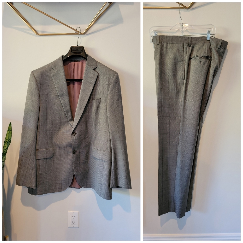 Ermenegildo Zegna 2-Piece Suit, Beige Checks, Size 42R